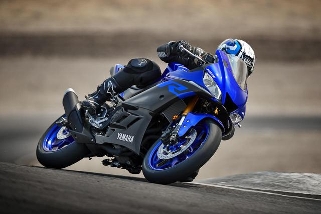 画像3: R1直系のデザインに倒立フォーク&液晶メーターを新採用