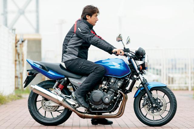 画像: CB400 SUPER FOUR シート高:755㎜