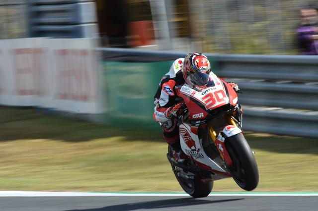 画像: 8耐で会ったとはいえ、GPで会う中上は一段と風格があって、すっかりGPライダーの一員です