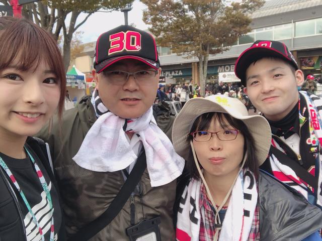 画像: お名前❥伊藤昌治さん 恵子さん 迅汰さん お住い❥岩手 好きな選手❥中上選手 お名前❥みなちゃん KCさん お住い❥静岡県 好きな選手❥中上選手 6時間かけて茂木にいらっしゃったそうです! 長時間お疲れ様です!