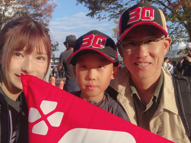 画像: お住い❥神奈川県 お名前❥まささん けんくん 好きな選手❥中上選手 オートバイアプリ入れてくれてます 4時間かけて茂木までいらっしゃったそうです!!