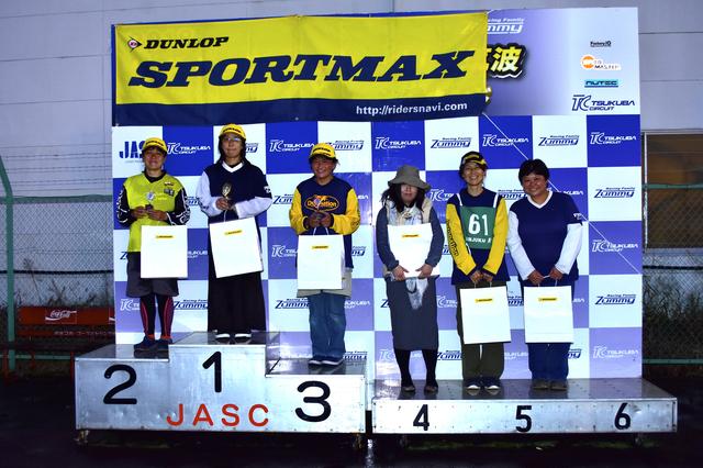 画像: 1位・本間君枝(C1)、2位・伊藤華子(C1)、3位・中嶋ちはる(C1)、4位・高橋桂子(C2)、5位・小笠原晶子(C1)、6位・池田麻希子(C2)