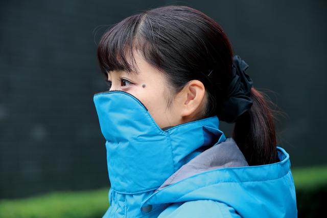 画像: ライディング用へと急速に進化している印象。これに肩、肘、背中のプロテクターが内蔵されればほぼライディング専用ウエアの体裁になる。ただ、袖口や前合わせの面ファスナーの配置にもう一工夫あってもいいかな。 www.workman.co.jp