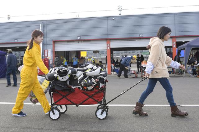 画像: こちらは装備車検に向かう美環&みうみう。