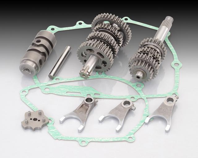 画像: スピードセンサーKITを使用することで、5速クロスミッション ASSY(商品コード:305-1432100)が使用可能に。