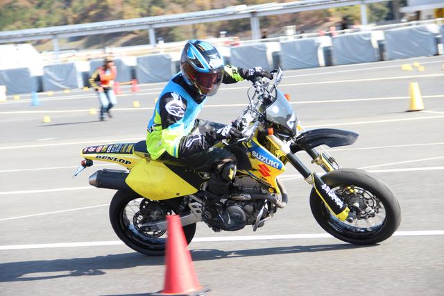 画像: B級 久谷忠与選手&DR-Z400SM