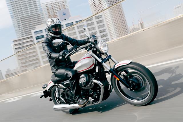 画像: MOTO GUZZI V9 ROAMER 最高出力:55HP/6250rpm 最大トルク:6.32㎏-m/3000rpm 価格:124万8000円 発売:2017年2月