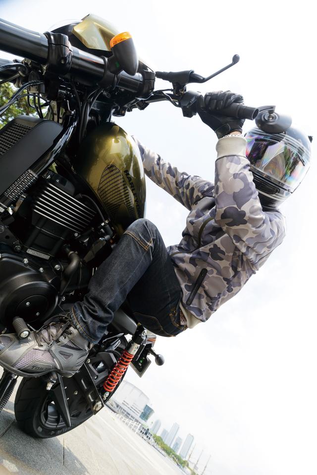 画像1: 〝ニーグリップ〟でSports Riding