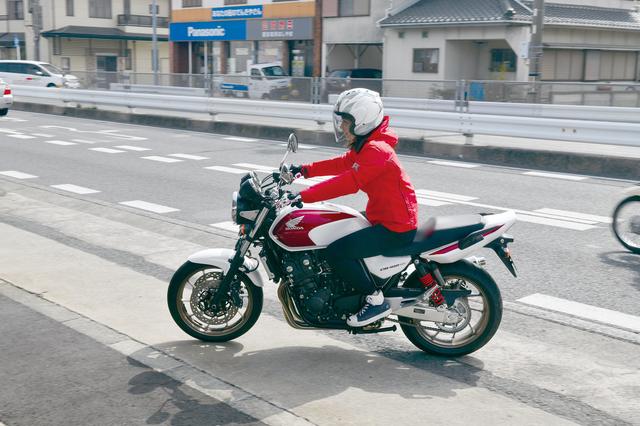 画像: 愛車はホンダCB400SF。プライベートでも一人でツーリングに行くほどのバイク好きな「梅ちゃん」こと、梅本まどかが、 日本全国のホンダドリームを旅する企画。今回は、杜の都、仙台! 5月12日にオープンしたばかりの新店にお邪魔しました。