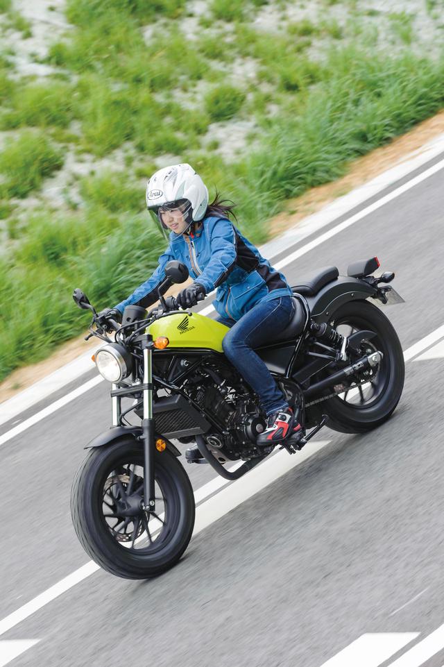 画像: 愛車はHonda CB400SF、ひとりでツーリングにも行ってしまうタレントの梅本まどかが、新しくなったホンダドリームにお邪魔して、その魅力に迫る新企画がスタートです!