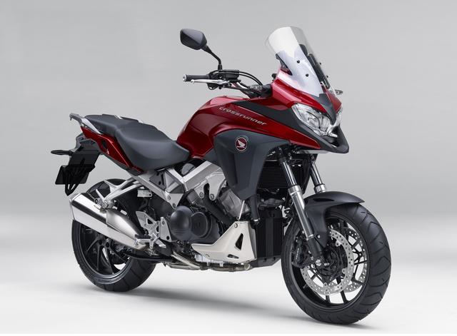 画像: VFR800X(継続色・キャンディープロミネンスレッド)■147万3,120円(2018年12月14日発売予定)