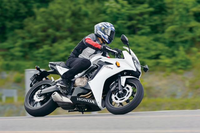 画像: CBR600RRに比べると、650は神経質にならずにスポーツライディングが楽しめるのが魅力です。ABS付きのブレーキは、公道では必須の装備と思いますね。