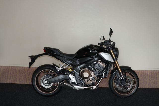 画像: ■CBR650R 2019年3月中旬発売予定 予定価格:103万6800円(マットバリスティックブラックメタリック) 106万9200円(グランプリレッド)