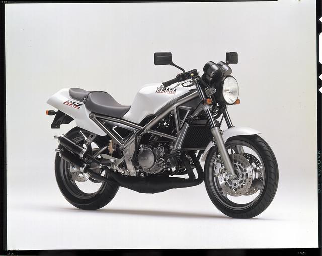 画像: YAMAHA R1-Z (1990/6) ●水冷2スト・クランクケースリードバルブ並列2気筒●249cc ●45PS/9500rpm●3.7kg-m/8500rpm●152kg●110/70-17・140/70-17●48万9000円
