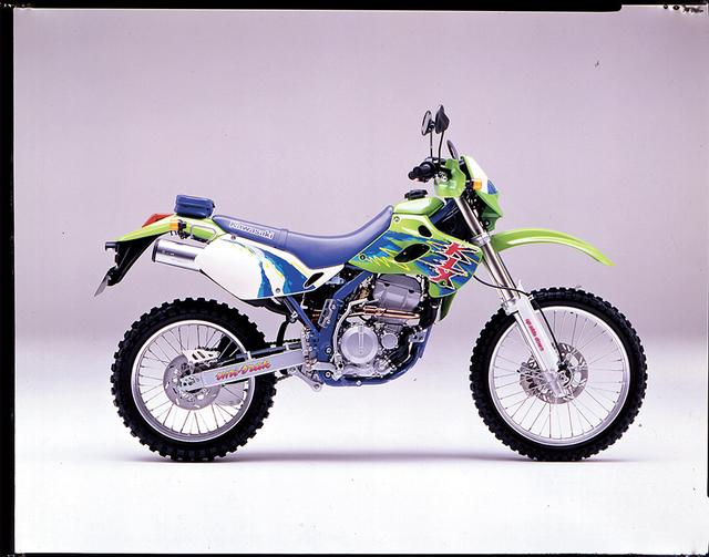 画像: 1993/2 KAWASAKI KLX250SR ●水冷4ストDOHC4バルブ単気筒 ●249㏄●30PS/8500rpm●2.6㎏-m/7500rpm●109㎏●3.00-21・4.60-18●44万9000円