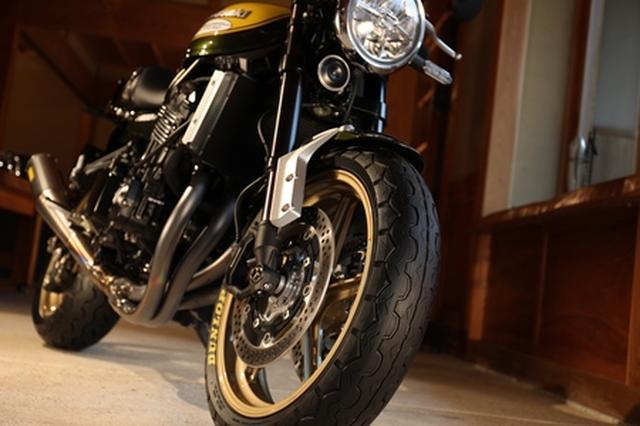 画像: Z900RSにとっともよく似合っています。クラシカルな趣が強くなりましたね