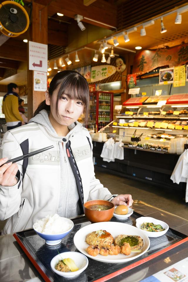 画像: 館山道のハイウエェイオアシス富楽里にて朝食タイム!