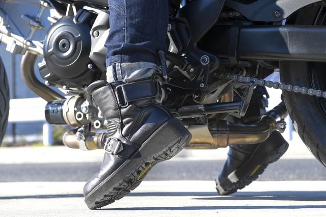 画像: SV650X ABSの足つき性