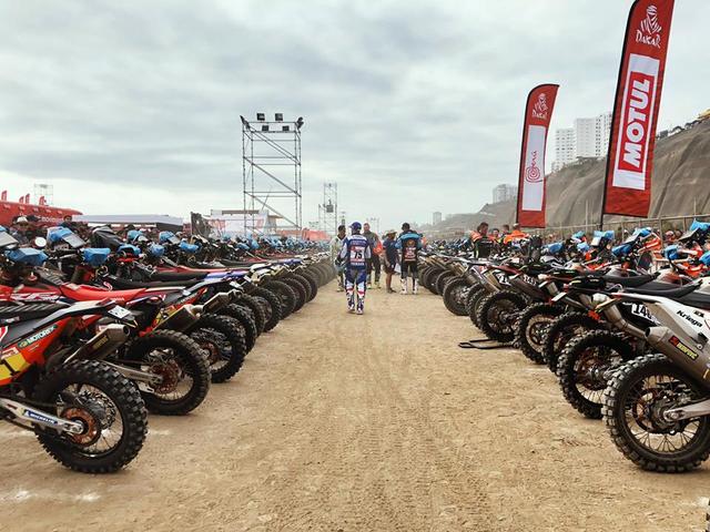 画像: 2輪カテゴリーには、ホンダ、ヤマハ、KTM、ハスクバーナ、Hero Speed brainなどの137台が参加する。そのうちの約7割がKTM(ハスクバーナ含む)のマシンだ。