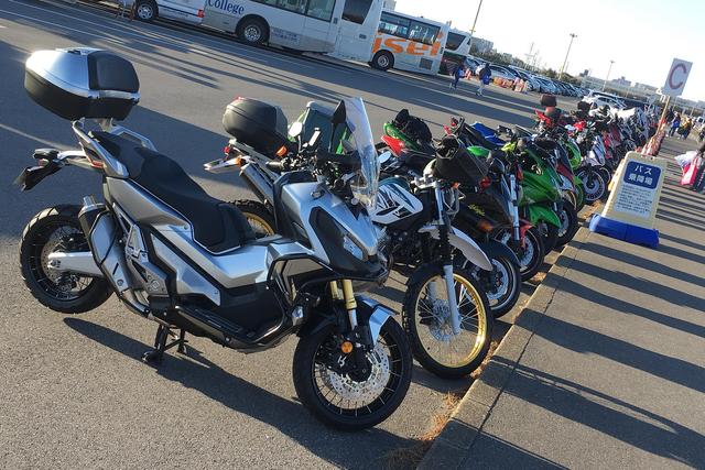 画像: もう一回言います クルマで行くと大変だからね バイクで行こう、バイクで 駐車料金一日200円です!