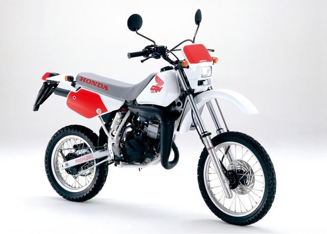 画像: ●水冷2スト単気筒 ●49㏄ ●7.2PS/9500rpm ●0.63㎏-m/7500rpm ●83㎏ ●70/100-17・90/90-14 ●23万9000円 ●1988年