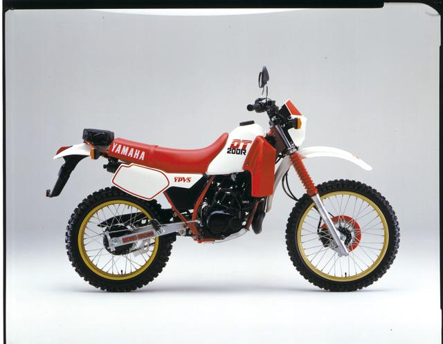 画像: ●水冷2スト・ピストンリードバルブ単気筒●195㏄ ●32PS/8500rpm●2.7㎏-m/8000rpm●99㎏ ●3.00-21・4.60-18●33万9000円●1987年