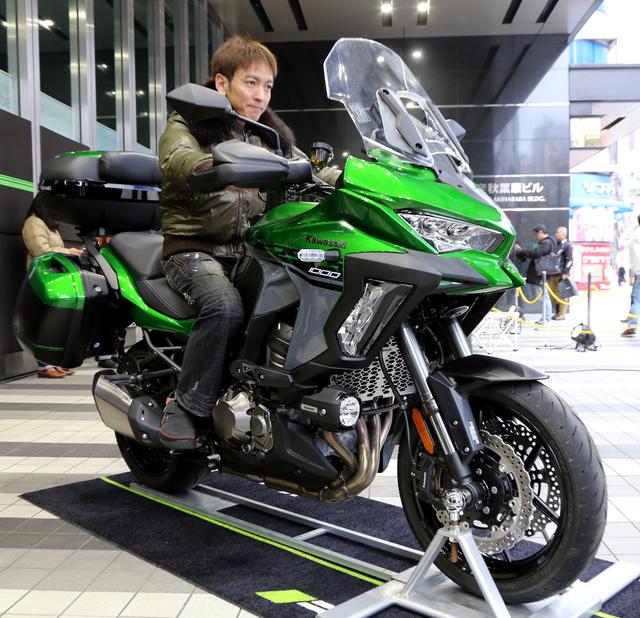 画像7: ・W800 CAFE 参考出品 ・VERSYS 1000 SE 参考出品 ・Ninja H2 SX SE+ 参考出品 ・Ninja ZX-10R SE 参考出品 ・Z400 参考出品 ・Z125 PRO ・Ninja H2 CARBON ・Ninja ZX-6R