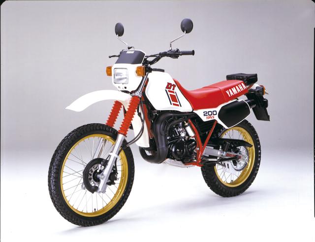 画像: ●水冷2スト・ピストンリードバルブ単気筒●195㏄ ●30PS/8500rpm●2.6㎏-m/7500rpm●99㎏ ●3.00-21・4.60-18●32万9000円●1984年