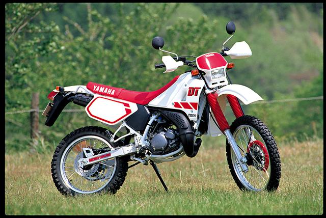 画像: ●水冷2スト・クランクケースリードバルブ単気筒●195㏄ ●33PS/8500rpm●2.8㎏-m/8000rpm●107㎏ ●3.00-21・4.60-18●36万9000円●1988年