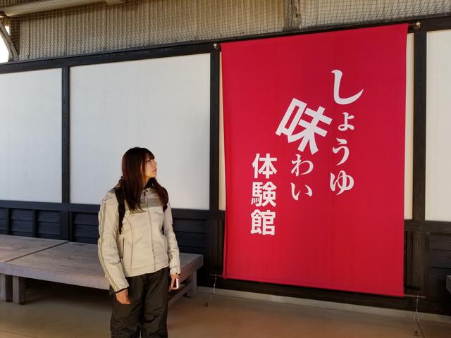 画像: これはね、決めているわけではなく、ただあっちを見ていることろを盗撮されただけね。