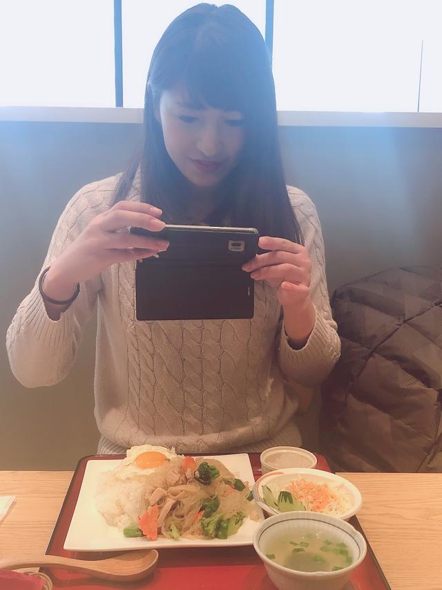 画像: やっと来たわけですよ、さおりんのご飯…
