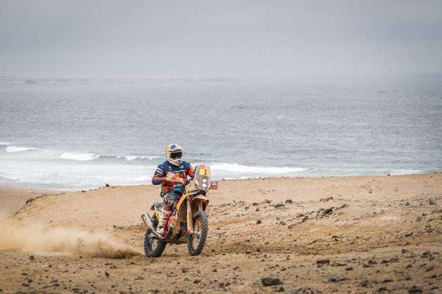 画像: 昨年王者のマティアス•ウォークナー(KTM)がステージ8で勝利。この結果によって総合順位も3位までアップしました。