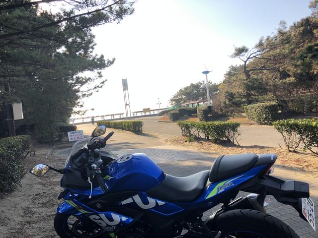 画像: (自転車とバイク兼用駐輪場)