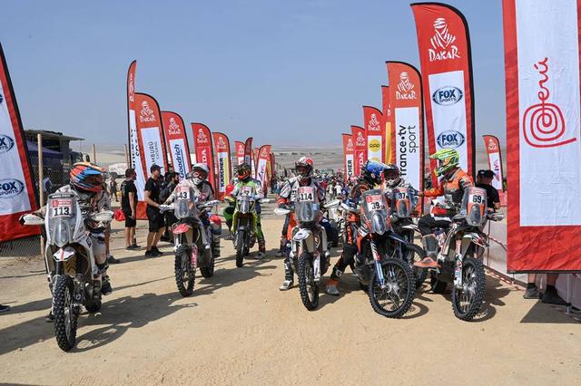 画像: 2輪部門はエントリー137台中、75台のライダーがダカールラリー2019を完走しました。