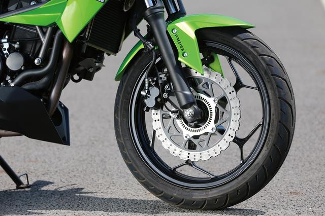 画像4: コンパクトな車体で扱いやすさ極まるハンドリング
