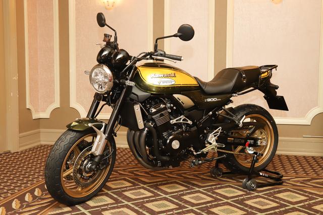 画像: 装着モデルはカワサキのZ900RS。