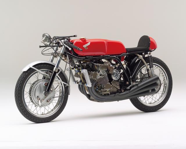 画像: HONDA RC181(1967) 1967年世界選手権ロード、オランダ・アッセンにて開催されたダッチTTレース500ccクラスで、最速ラップレコードで優勝したマシン。GP最大排気量出場車で、最高速度は260km/h以上を誇る。 ●空冷4ストDOHC4バルブ並列4気筒●499.6cc●85PS以上/12000rpm●NA●151kg●NA