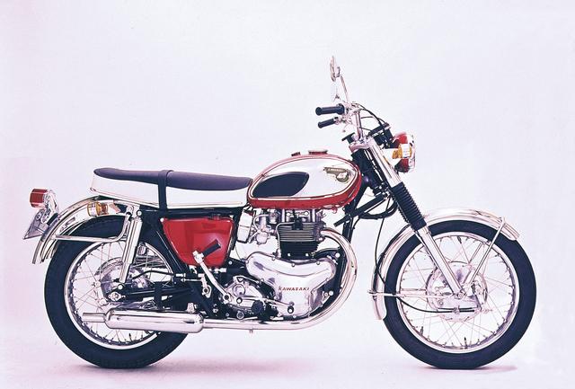 画像: KAWASAKI W1S(1968/3) W1のエンジンを、それまでのシングルキャブからツインキャブ化。キャブトンマフラーも採用され、パワーとトルクをアップし、スポーティな性格を強めた。 ●空冷4ストOHV2バルブ並列2気筒●624cc●53PS/7000rpm●5.7kg-m/5500rpm●199kg●3.25-19・4.00-18●33万8000円