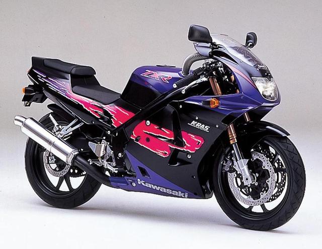 画像: KAWASAKI ZXR250(1991/2) ●水冷4ストDOHC4バルブ並列4気筒●249㏄ ●45PS/16000rpm●2.5㎏-m/11500rpm●141㎏ ●110/70R17・140/60R18●60万9000円(当時)