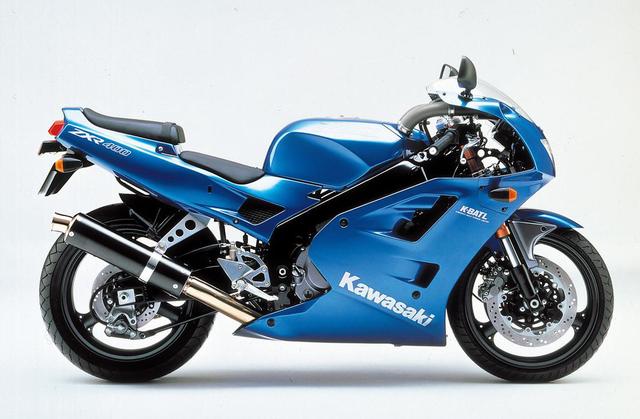 画像: KAWASAKI ZXR400/R(1991/2) ●水冷4ストDOHC4バルブ並列4気筒●398㏄ ●59PS/12000rpm●4.0㎏-m/10000rpm●160㎏ ●120/60R17・160/60R17 ●73万9000円(Rは83万9000円)当時価格