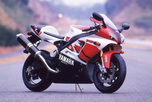 画像: 750スーパーバイクの最後を飾る究極のレースベースモデル