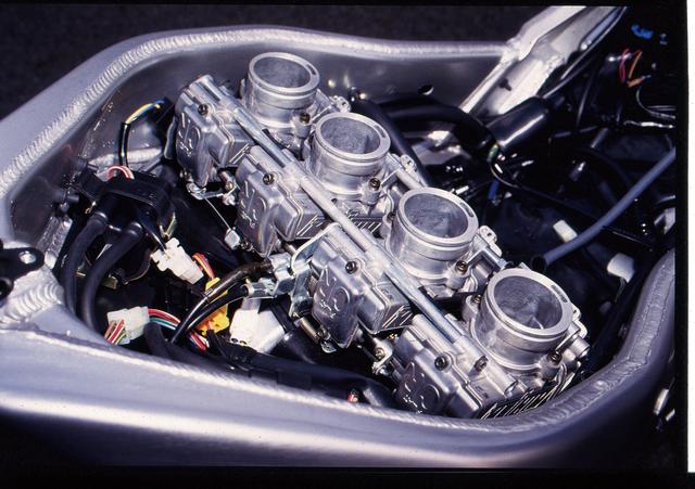 画像2: 国内では限定350台のみOW‐01に代わるレース用ベースモデル