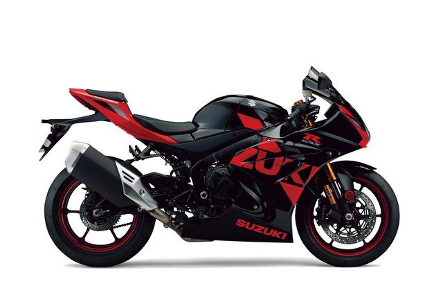 画像: 2019年モデルのGSX-R1000Rの新色であるグラススパークルブラック×パールミラレッドは、黒いボディに大きく入れられた赤いスズキロゴが印象的。