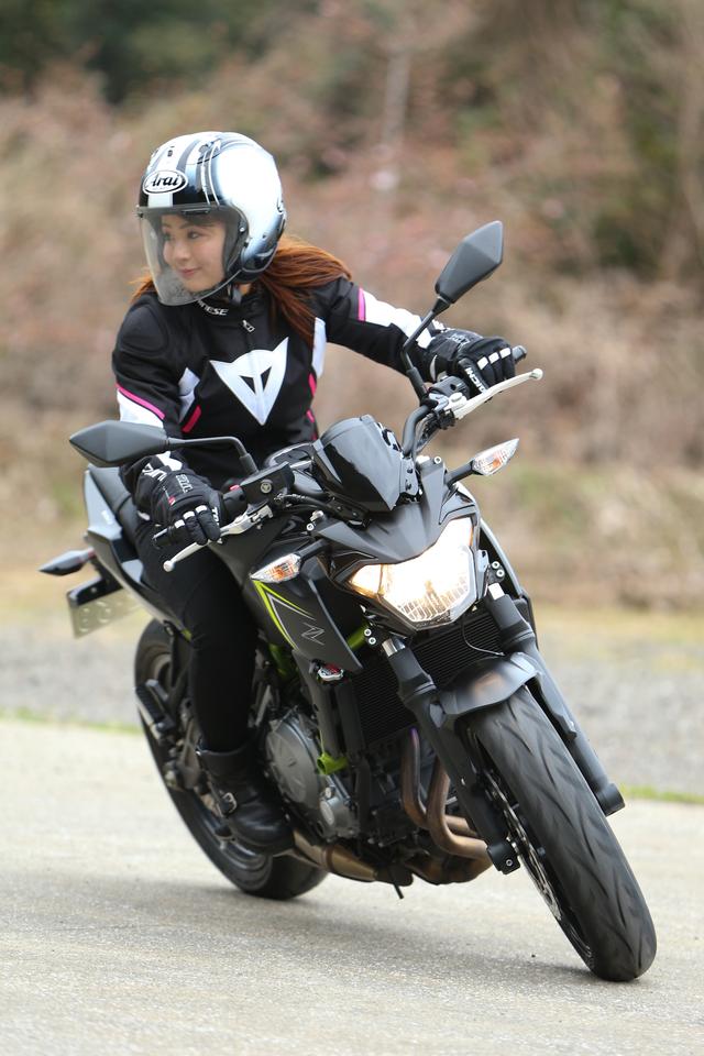 画像20: 平嶋夏海の「つま先メモリアル」
(第2回:KAWASAKI Z650、Ninja650)