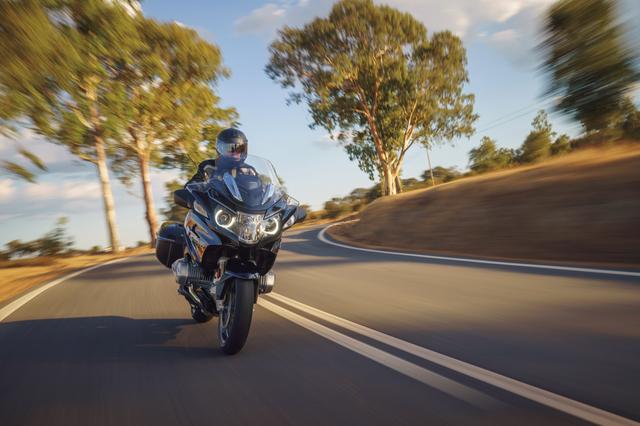 画像1: 伝統のフラットツインを大幅に改良したツーリングモデルの最高峰『BMW R1250RT』