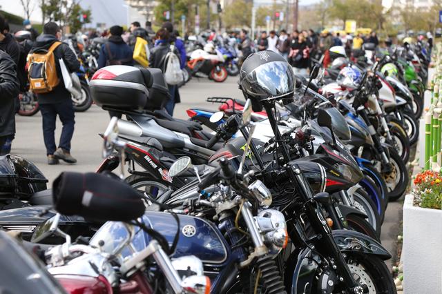 画像: 車種はさまざま。来場者のバイクを見ているだけでも一日楽しめます。