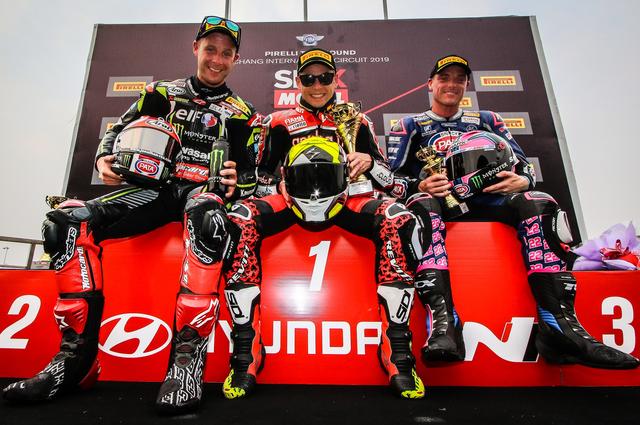 画像: レース2の表彰台。とはいえ、このタイ大会で表彰台に上がったのは3レースともこの3人でした