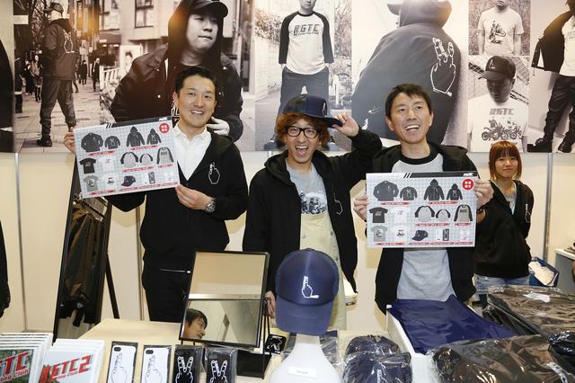 画像: 昨年の販売ブースの様子です その時に会場にいるメンバーが売り子さんやりますよ♪