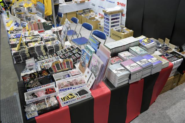 画像6: まる1日かけ、こんな感じでブース設営…