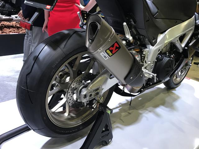 画像: チタニウム アクラポビッチ エキゾースト